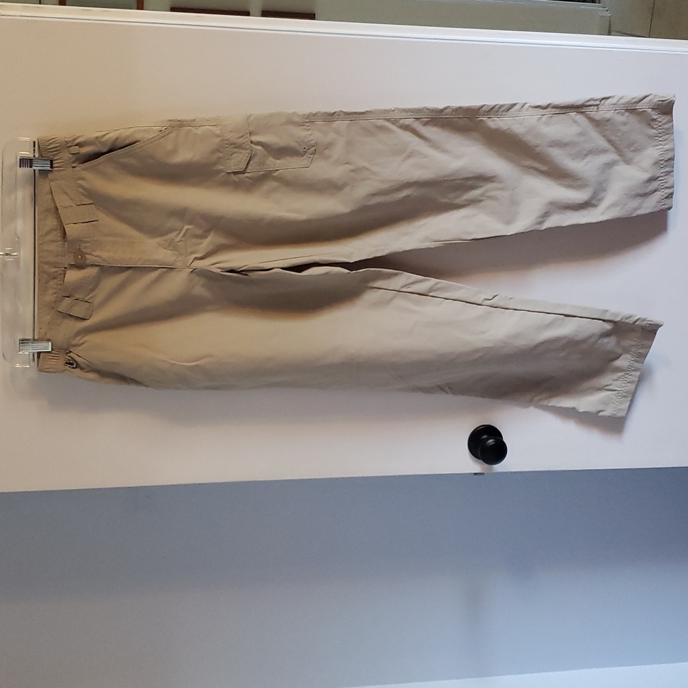 Men's slacks with sun protection
